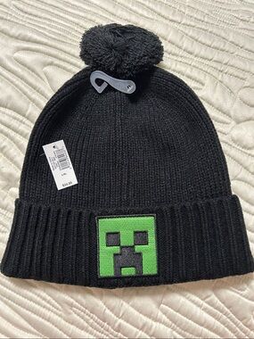 Kids Minecraft Black Pom Beanie with Green Pixel Character-Size L/XL-Winter-NEW